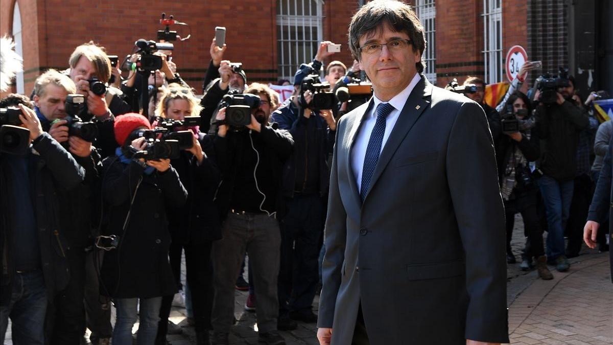 Carles Puigdemont, a su salida del centro de detención de Neumuenster, el pasado 6 de abril