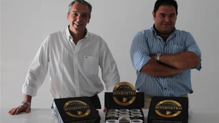 La empresa Bonrostro transforma el ajo de Montalbán en un producto &#039;gourmet&#039;, el ajo negro