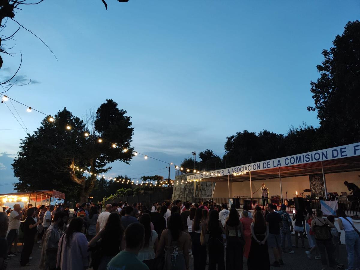La Xuventude de Cela organizó un festival que contó con la actuación de Silee.