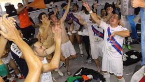 zentauroepp43965091 los jugadores del extremadura festejan en el vestuario del c180627125648