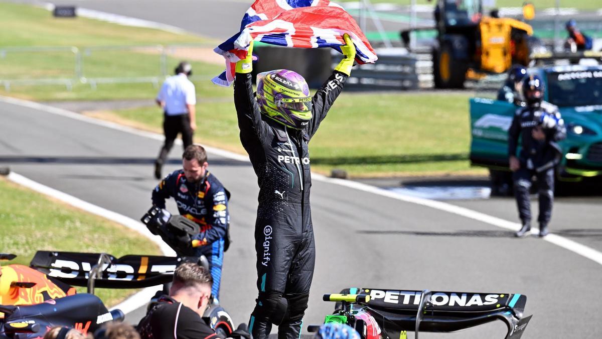 Hamilton celebra su primera victoria en casi tres años, el pasado domingo en el circuito de Silverstone