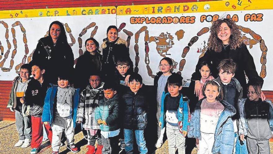 Los alumnos del C.P. La Carriona de Avilés celebran el  Día de la Paz