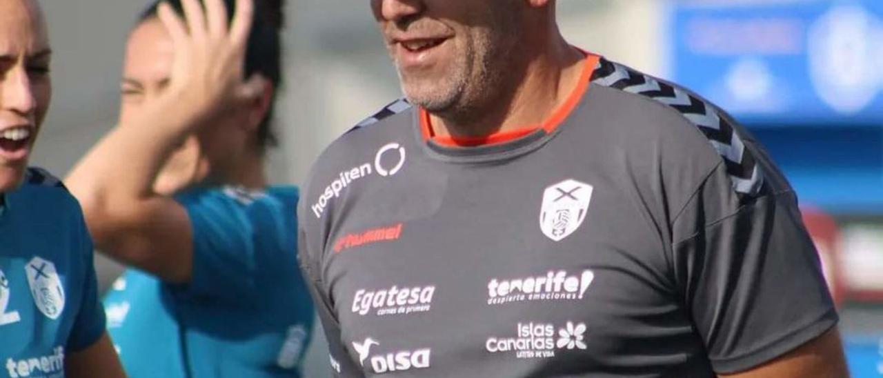 Francis Díaz, entrenador del UDG Tenerife. | | E.D.