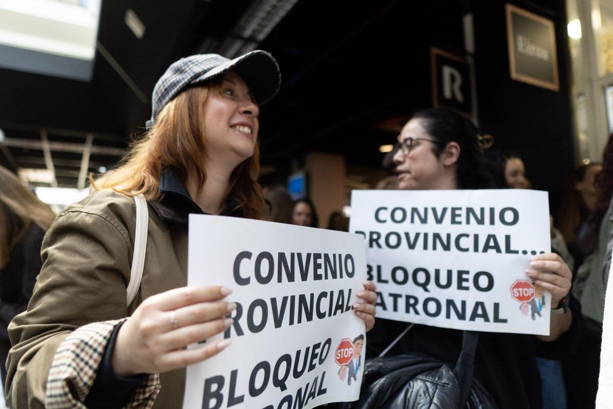 Cientos de personas se han manifestado desde el Centro Comercial Cuatro Caminos