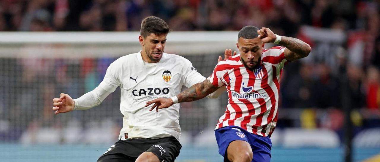Cenk pugna con Memphis
