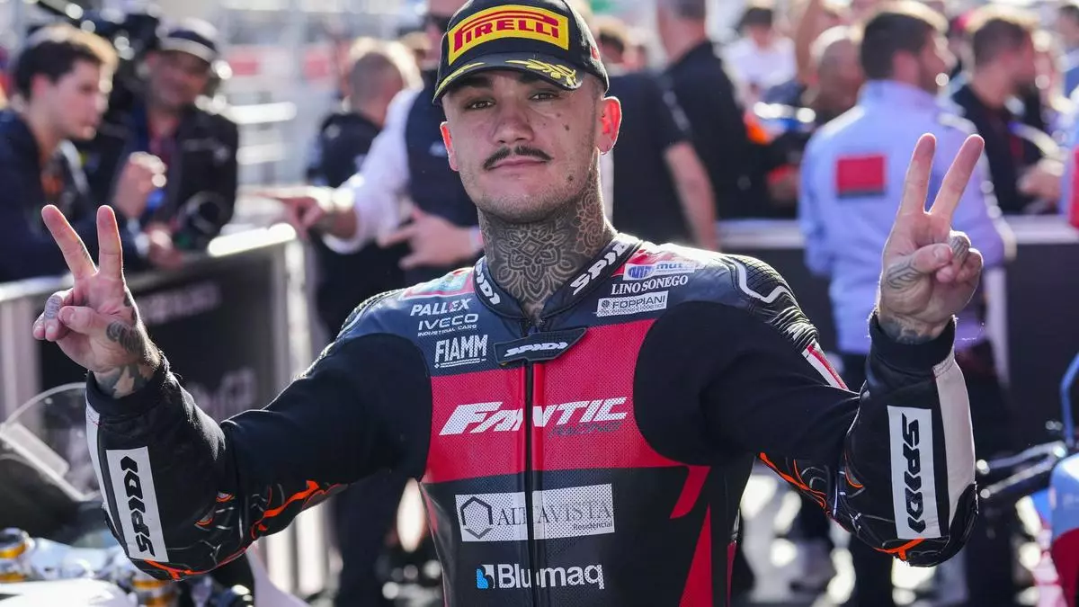 Arón Canet se olvida del salto a MotoGP y valora el Mundial de Superbikes