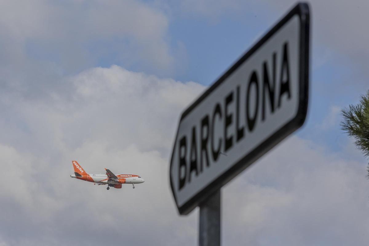 La Guàrdia Civil deté un treballador de l’aeroport de Barcelona per robar tabac i colònies als avions