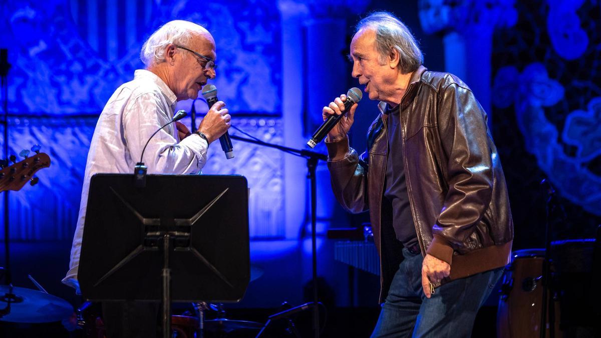 Joan Isaac canta junto a Joan Manuel Serrat en el concierto del Palau de la Música