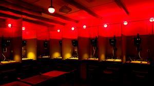 El laboratorio de revelado analógico del instituto, un equipamiento en peligro de extinción.