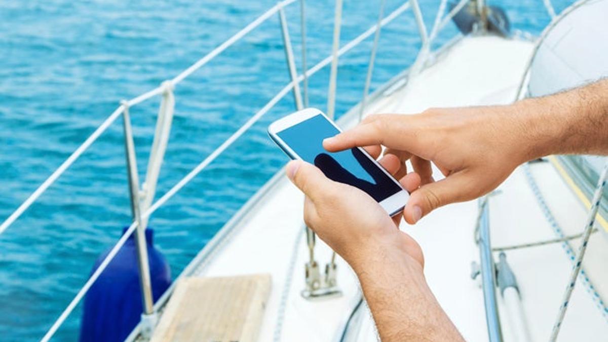 Consejos para no gastar de más en la factura del móvil durante un crucero