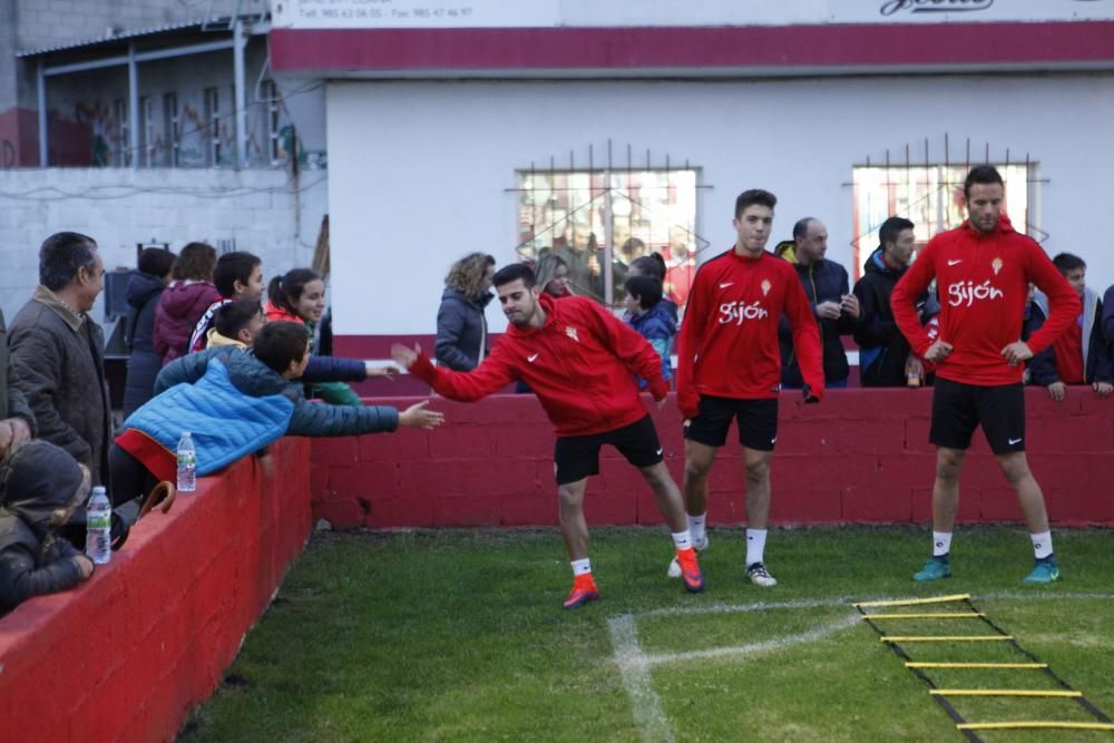 Entrenamiento del Sporting en Navia