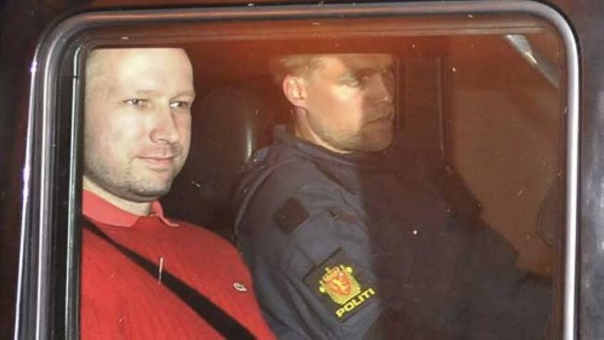 Breivik declara que recibió ayuda para cometer los atentados