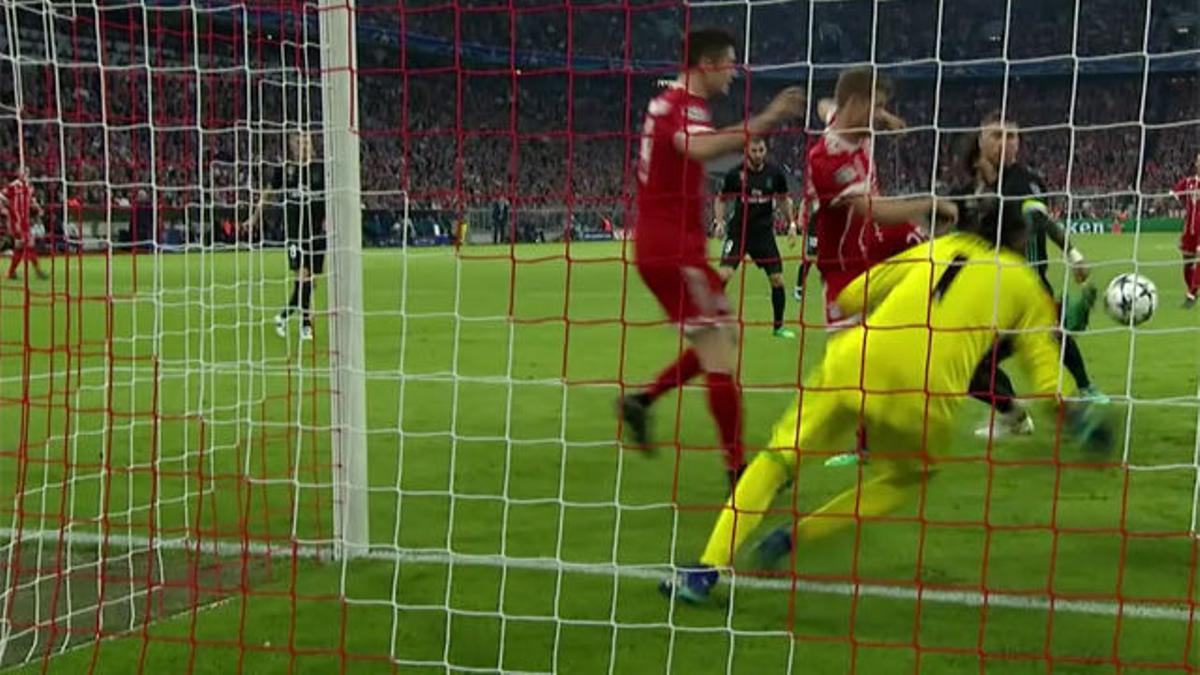 LACHAMPIONS | Bayern Múnich - Real Madrid (1-2): Müller y Lewandowski se estorbaron en una clara ocasión