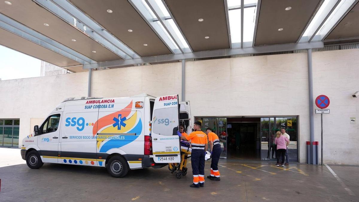 Acceso a las urgencias del hospital Reina Sofía de Córdoba.
