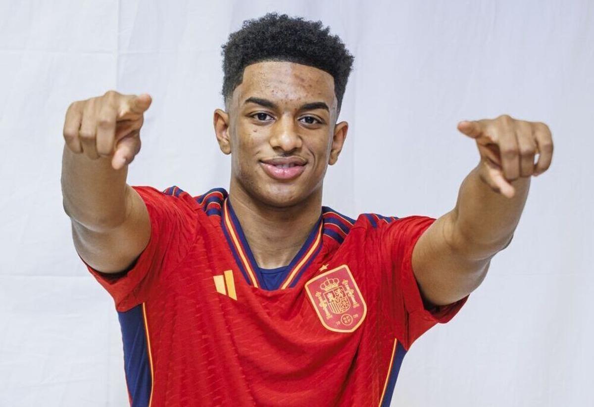 Balde representó a España en el Mundial de Qatar 2022