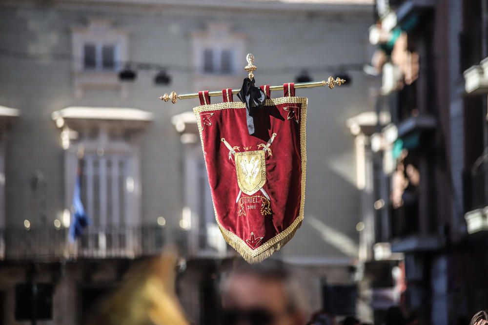 Orihuela celebra el tradicional Medio Año de la fiesta de Moros y Cristianos.