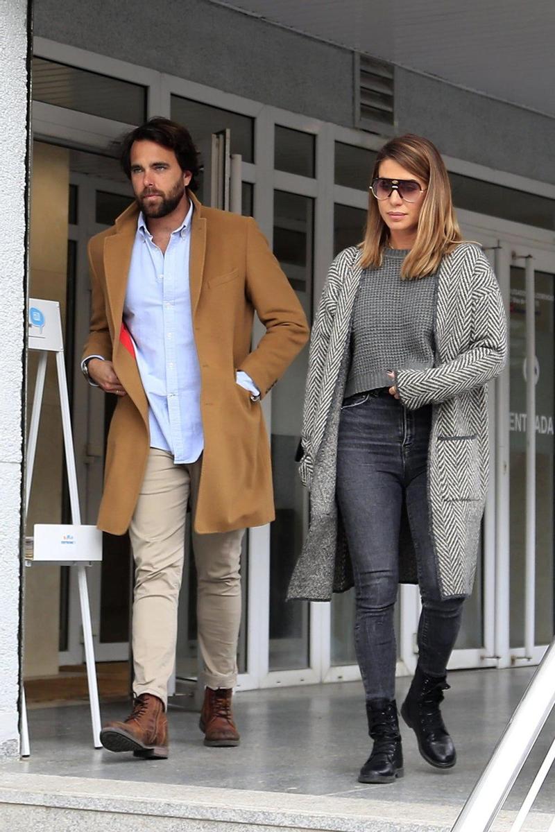 Elena Tablada y Javier Ungría saliendo del Juzgado