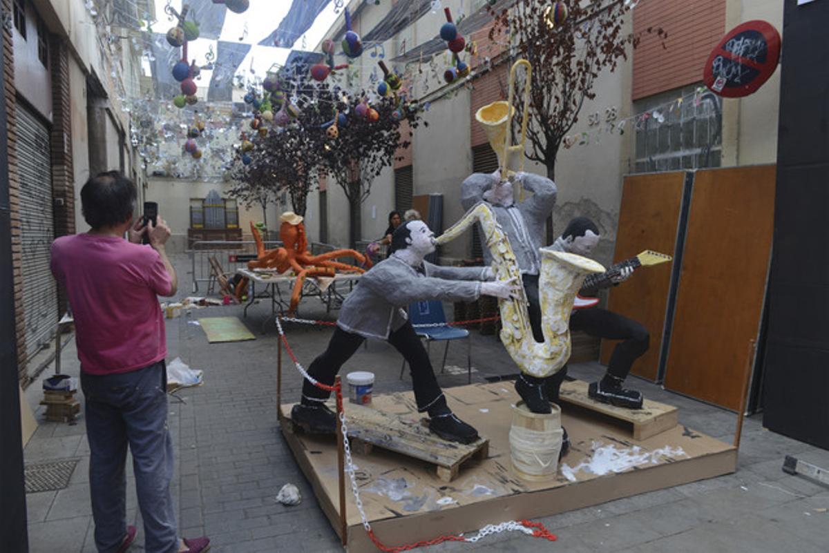 Últims preparatius al carrer Ciudad Real.