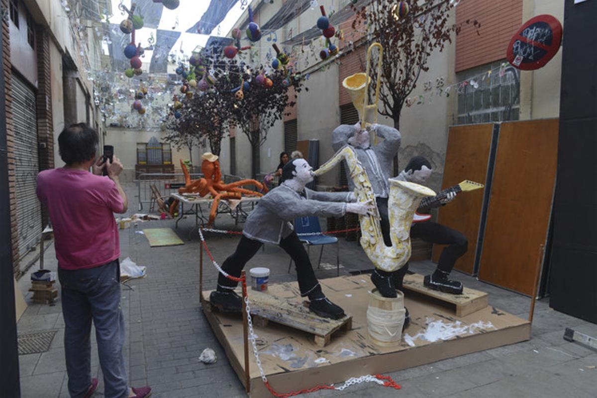 Últimos preparativos en la calle Ciudad Real