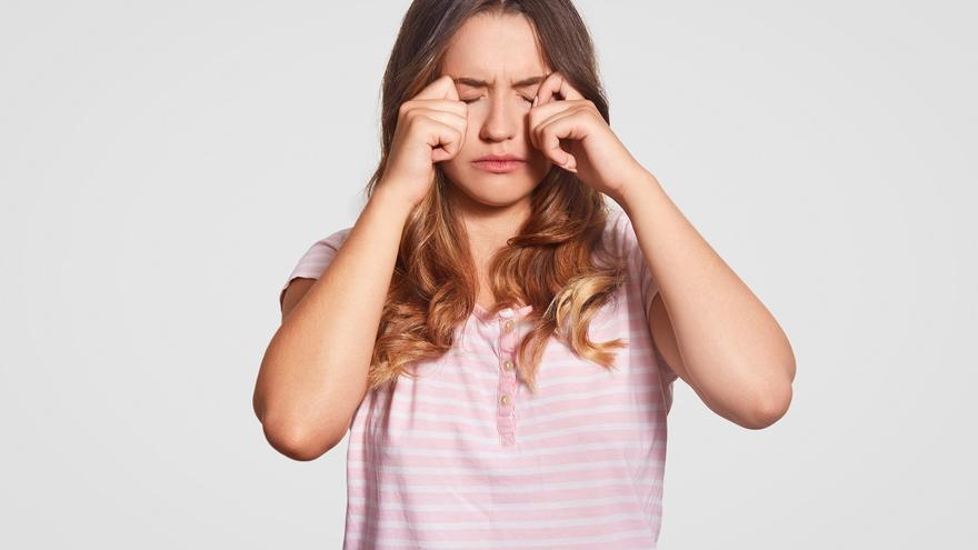 El verano pone a prueba tus ojos: los expertos advierten de los errores más frecuentes y recuerdan que "unas gafas oscuras sin protección UV pueden resultar incluso más perjudiciales que no llevar gafas"