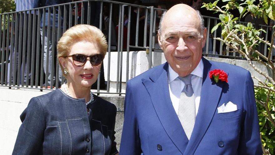 La diseñadora Carolina Herrera con su esposo, el aristócrata venezolano Reinaldo Herrero, en una foto de archivo.
