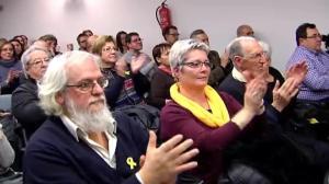 Aplaudiments i records per a Junqueras i crits de llibertat a l’assemblea d’ERC a BCN