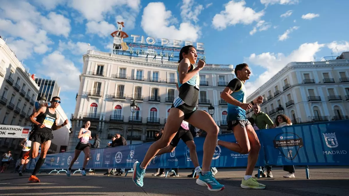 La maratón Zurich Rock 'n' Roll volverá a triunfar en Madrid: estos son todos los récords que ha batido