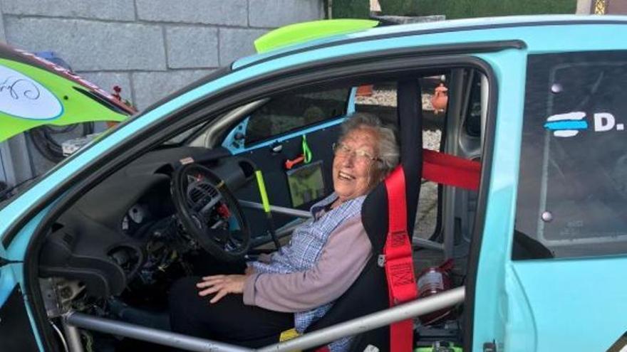 Julia Vázquez, mujer pionera en A Bola y legendaria como su Renault 6