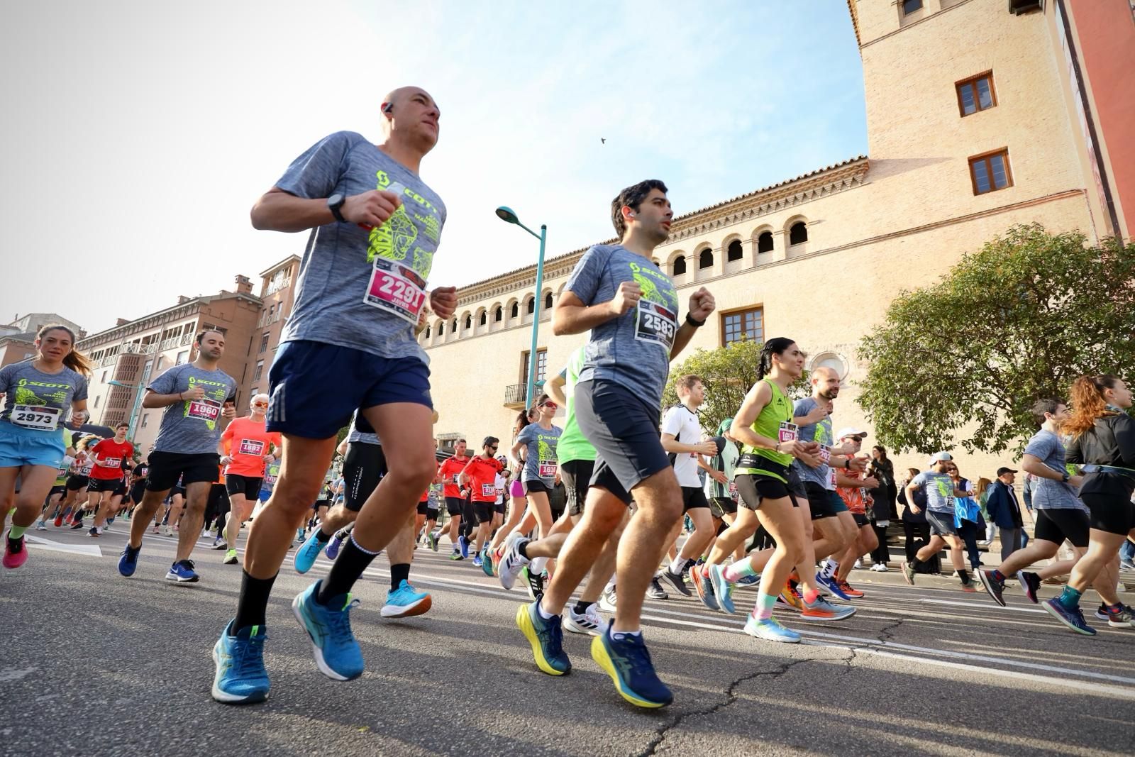 En imágenes | Búscate en el Medio Maratón de Zaragoza 2024