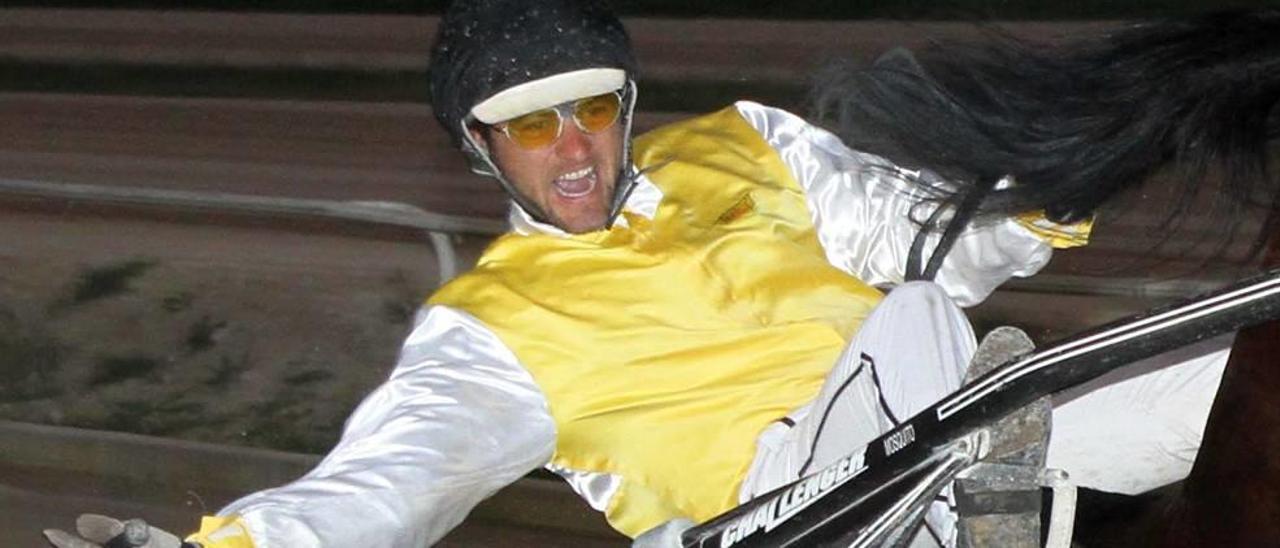 Jaume Fluxá celebrando una de sus victorias en Manacor.