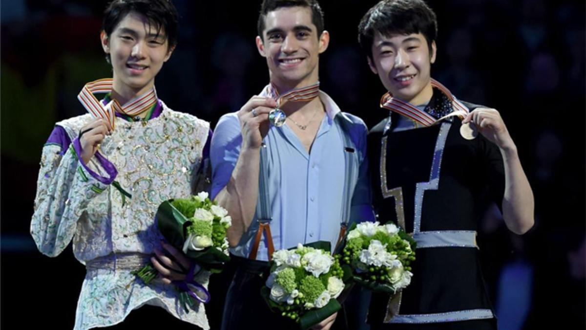 Javier Fernández, con su medalla de oro