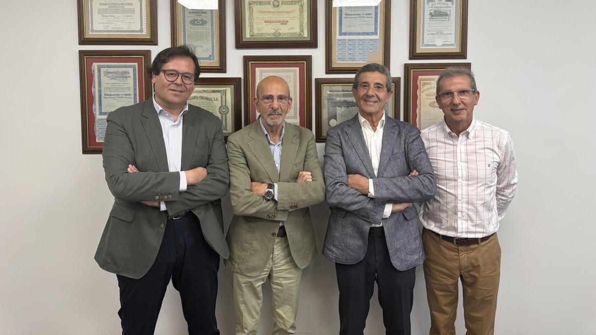 De izq. a dcha., Saúl Cuevas (Darlim), Manuel Fernández (Eurochem), Indalecio Cuevas (Darlim) y Mario Fernández (Eurochem).