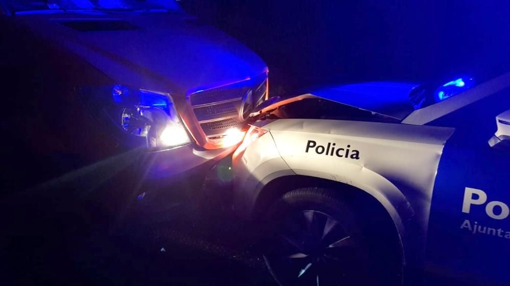 El cotxe patrulla de la Policia de Tordera ha interceptat amb un xoc la furgoneta