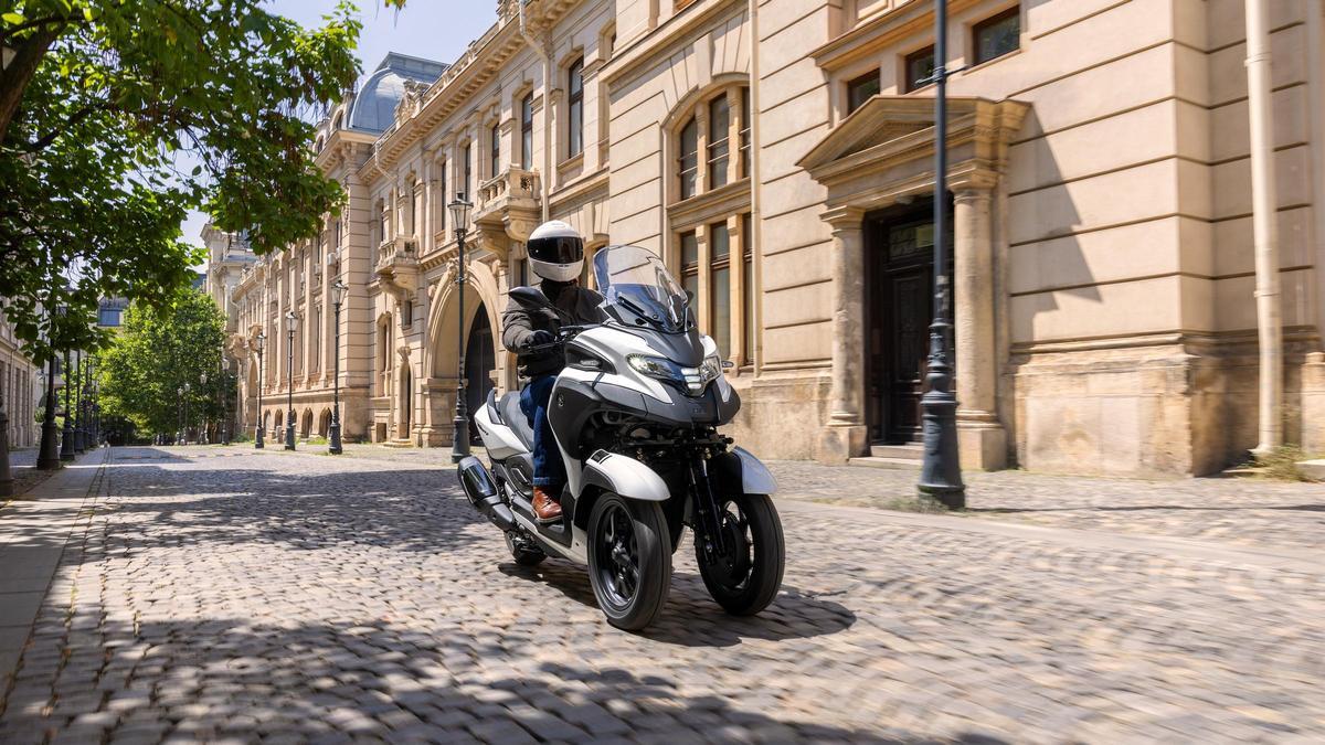 Yamaha Tricity 300 2026: equilibrio inteligente