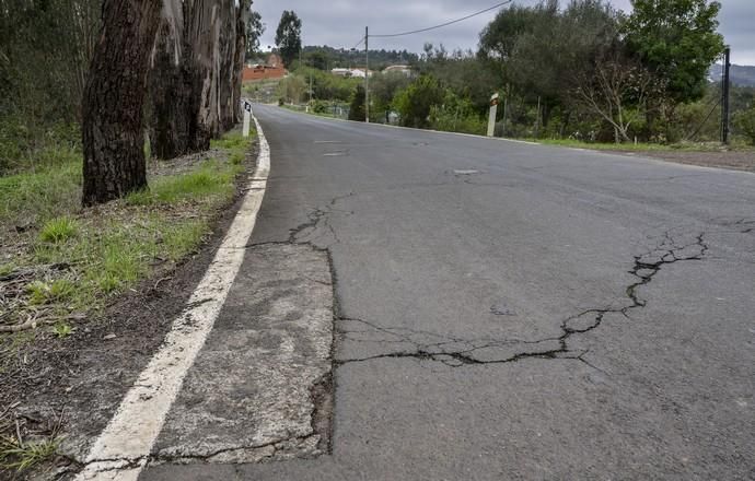 25/01/2018 CUMBRE GRAN CANARIA. Mal estado de las carreteras en la zona de medianías y cumbre de Gran Canaria. Carretea de Moya a Fontanales. FOTO: J. PÉREZ CURBELO