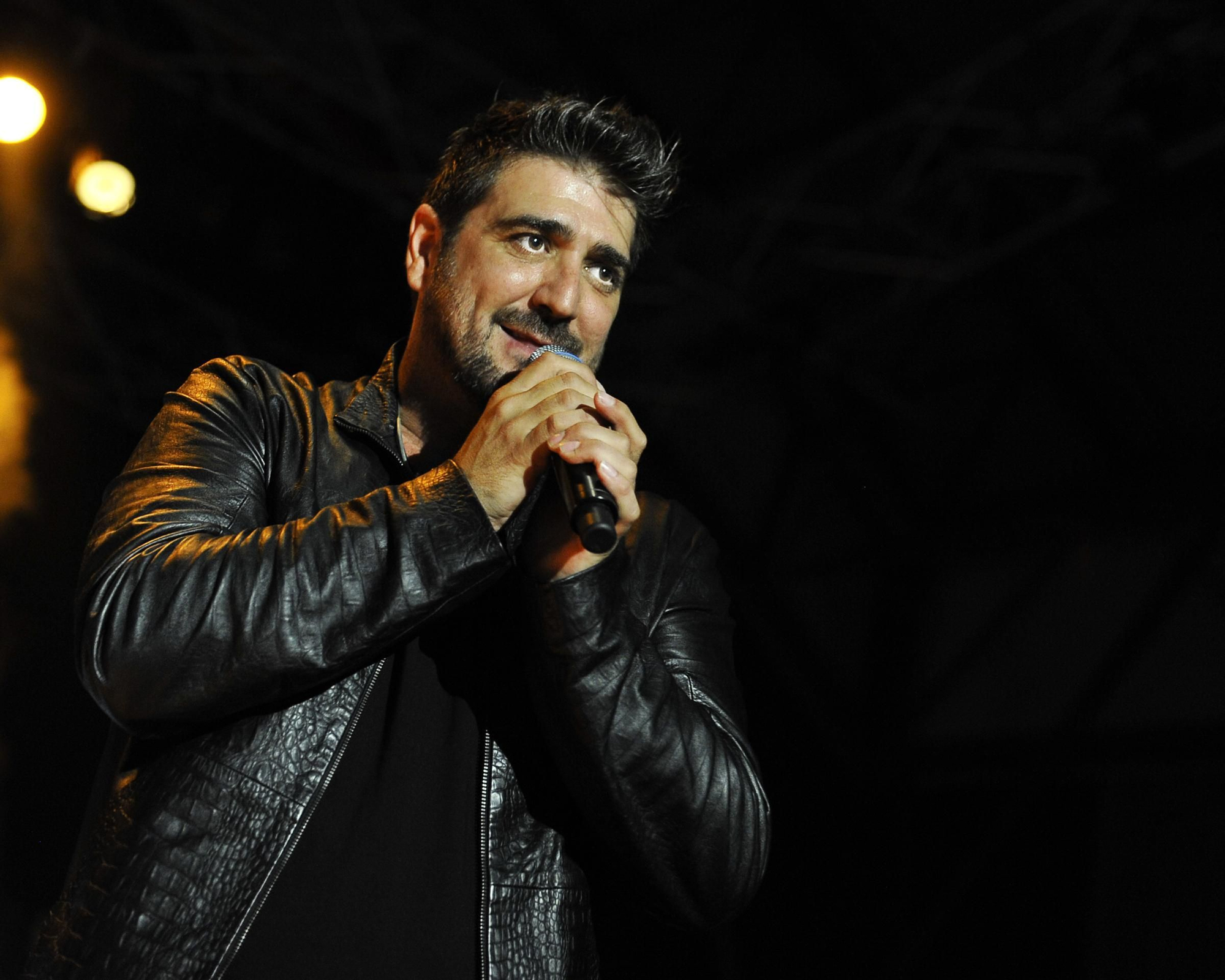 Antonio Orozco aterriza esta noche en el Auditorio de la Rotonda.