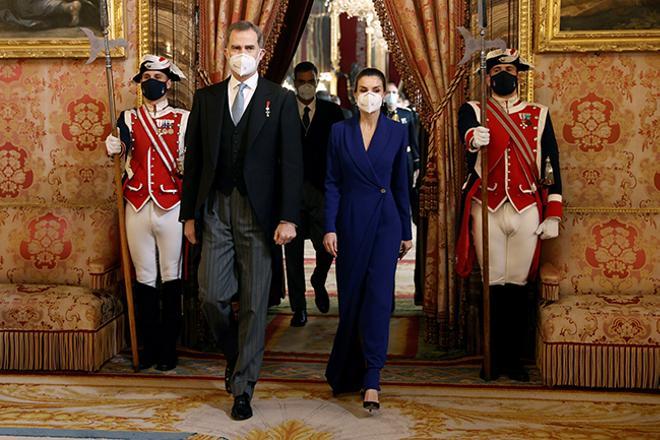 Los reyes Felipe y Letizia llegan a la recepción del cuerpo diplomático en Madrid