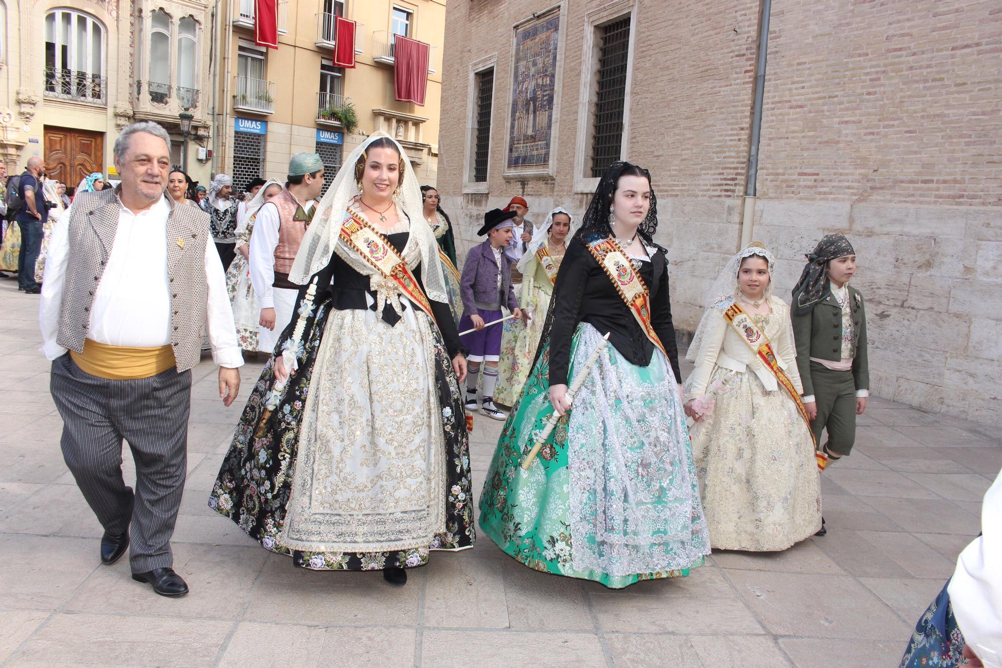 La fuerza de las Fallas en la Procesión de la Virgen (I)