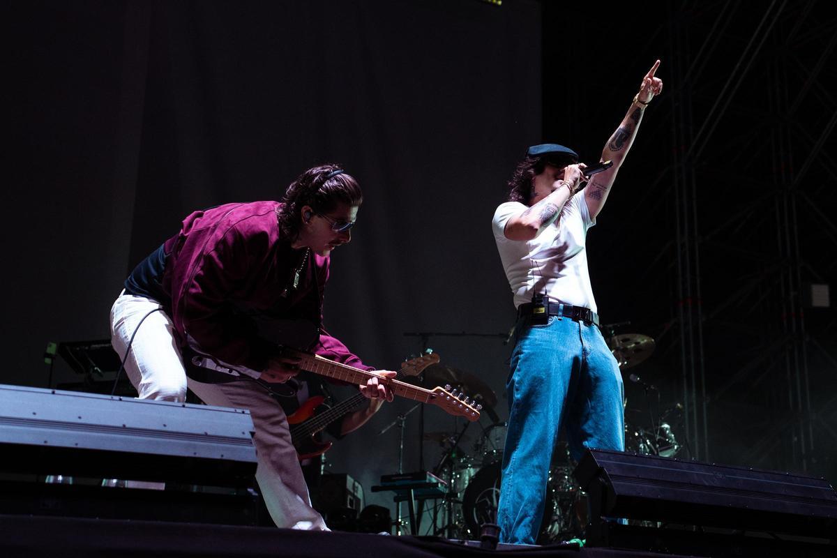 El concierto de Califato ¾ y La Plazuela de Icónica Santalucía Sevilla Fest en imágenes