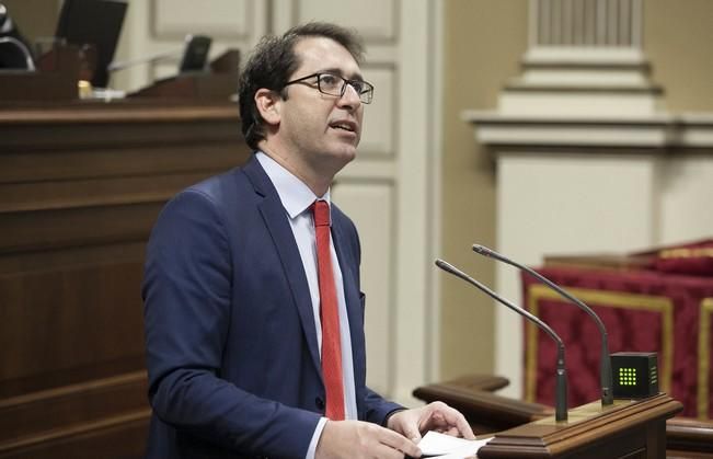 19/01/2017.CANARIAS.Pleno del Parlamento de Canarias..Fotos: Carsten W. Lauritsen