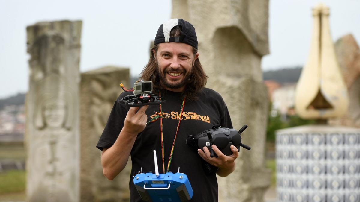 Álex &quot;Timelapse&quot; Rodríguez muestra su dron &quot;First Person View&quot; a FARO.