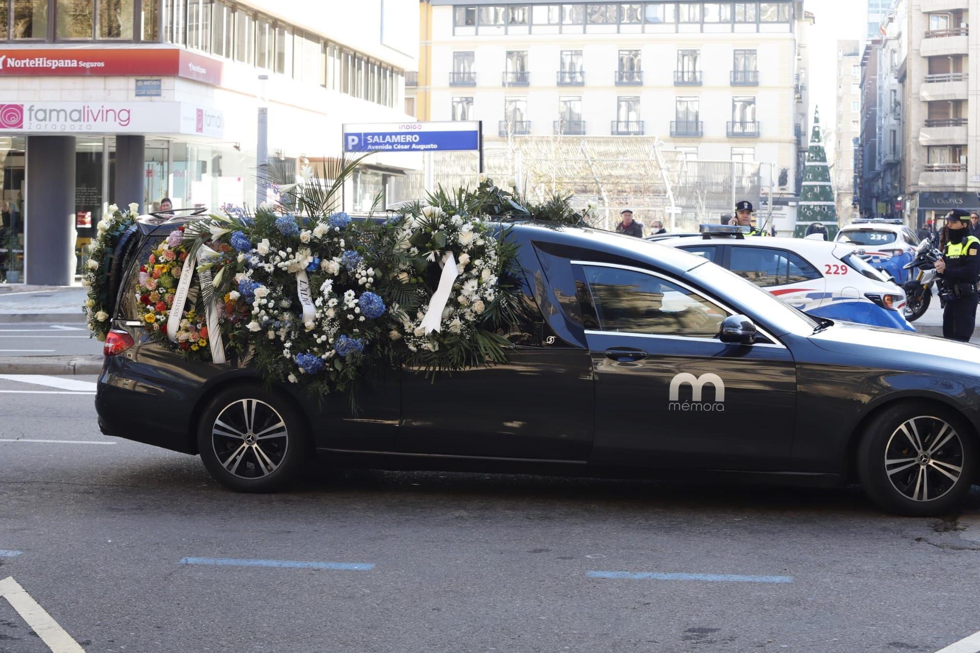 Multitudinario último adiós a César Alierta en Zaragoza