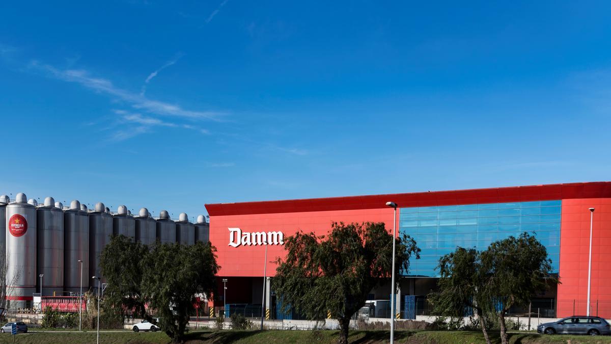 Una fàbrica del grup Damm al Prat Llobregat