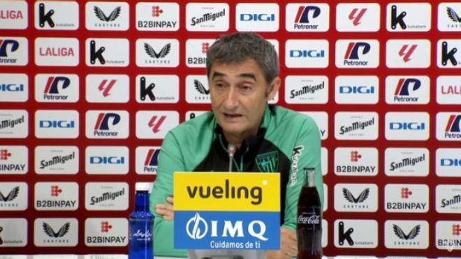 Valverde no cierra la puerta a la salida de Nico