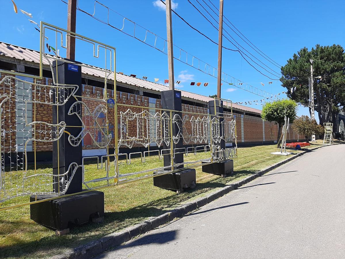 Los luminosos instalados en el recinto