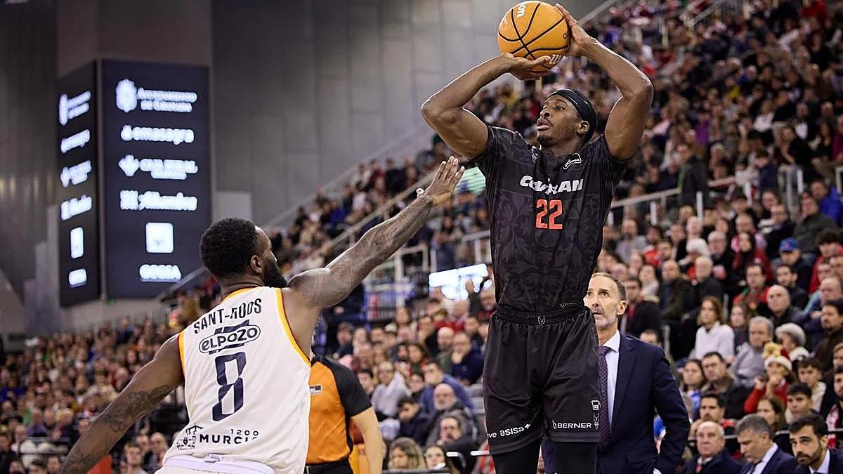 Travis Munnings en un partido con el Covirán Granada