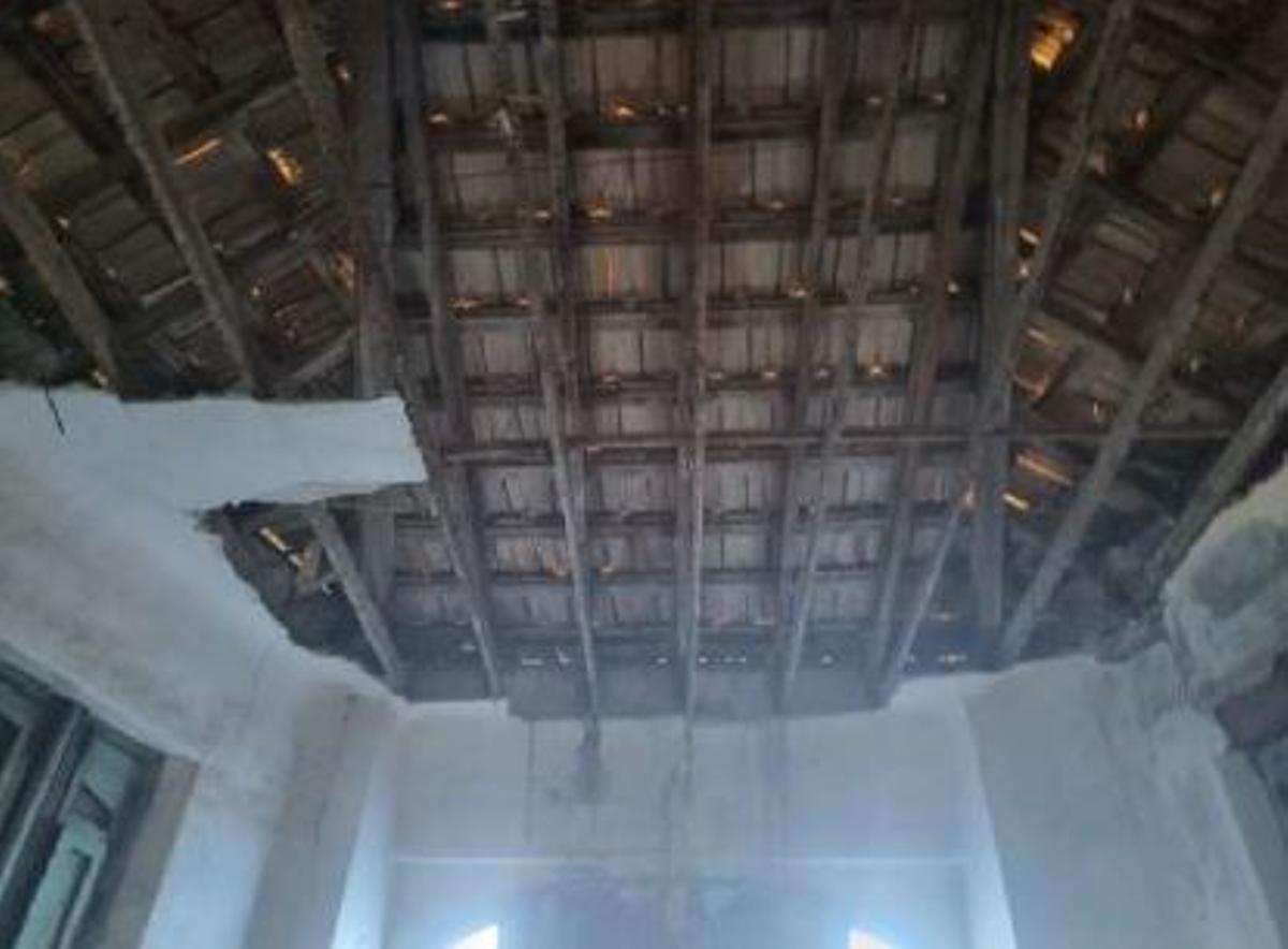 techos de madera reforzados con vigas de la Fábrica de Hielo
