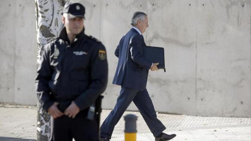 Anticorrupción pide 4 años de cárcel para Blesa por los sobresueldos de Caja Madrid