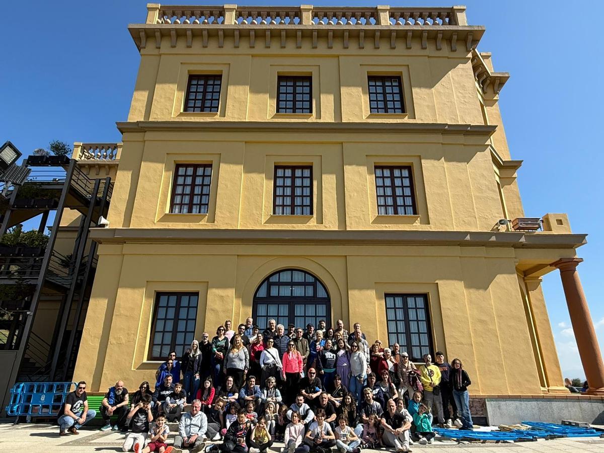 El grupo de socios y colaboradores del Centro Asturiano de Valladolid que visitó este fin de semana Asturias. La imagen está tomada durante su visita al Centro Asturiano de Oviedo.