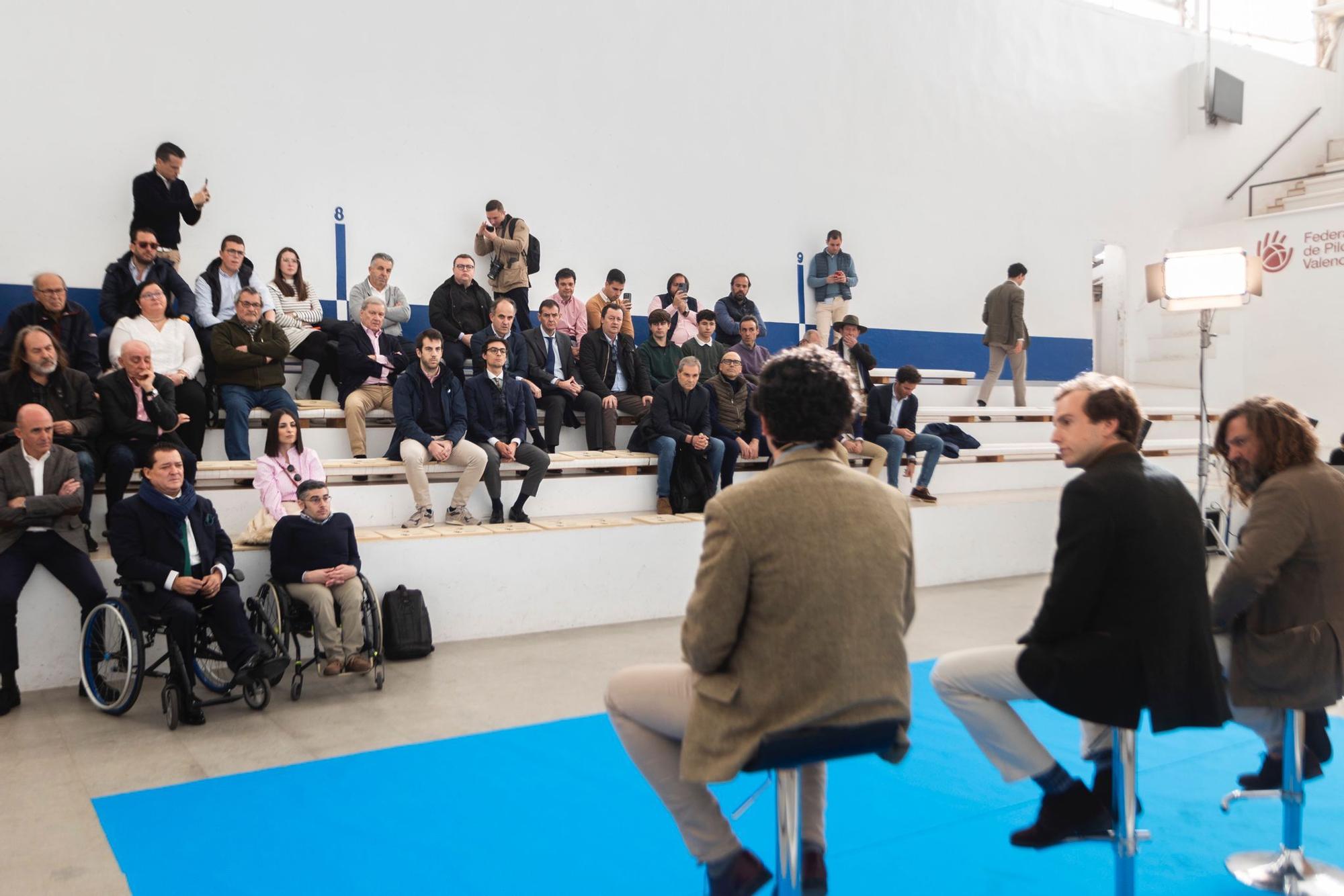 Román presenta su reto de lidiar los seis toros en la Feria de Fallas